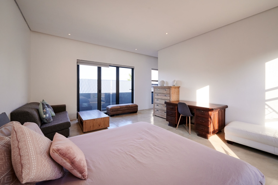 4 Bedroom Property for Sale in Waterfall Country Village Gauteng