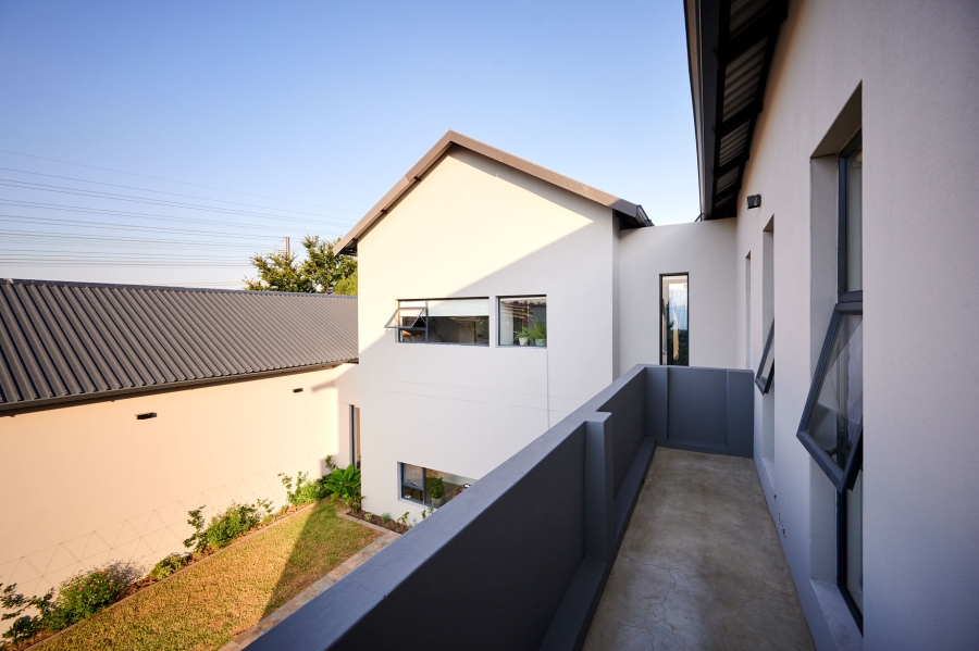 4 Bedroom Property for Sale in Waterfall Country Village Gauteng