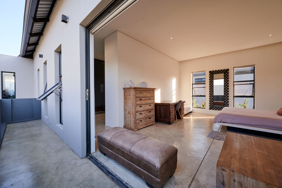 4 Bedroom Property for Sale in Waterfall Country Village Gauteng