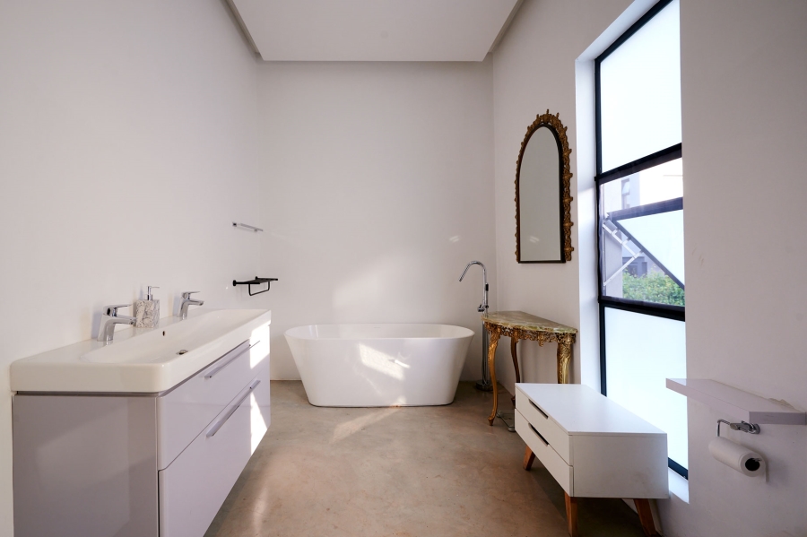 4 Bedroom Property for Sale in Waterfall Country Village Gauteng
