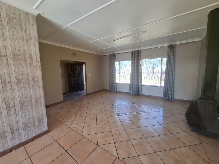 4 Bedroom Property for Sale in Meyerton Central Gauteng