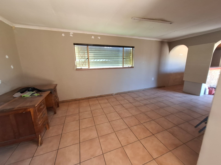 4 Bedroom Property for Sale in Meyerton Central Gauteng