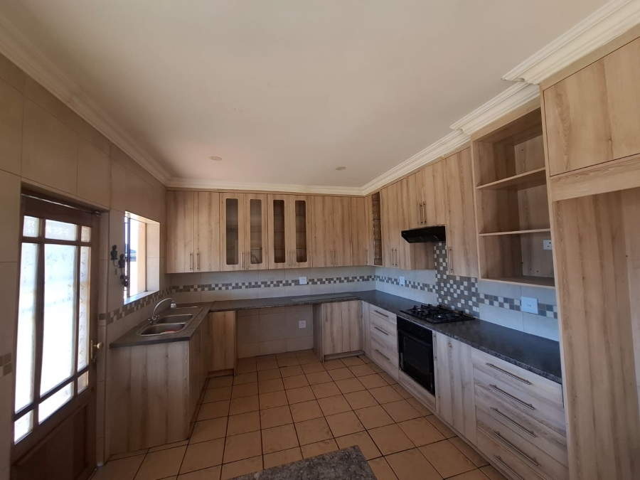 4 Bedroom Property for Sale in Meyerton Central Gauteng