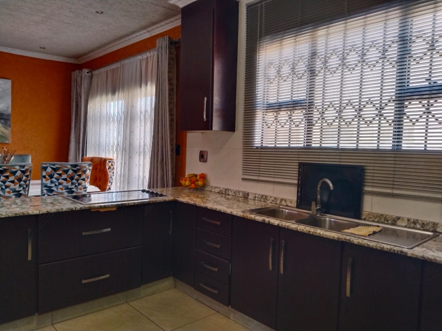 3 Bedroom Property for Sale in Kookrus Gauteng