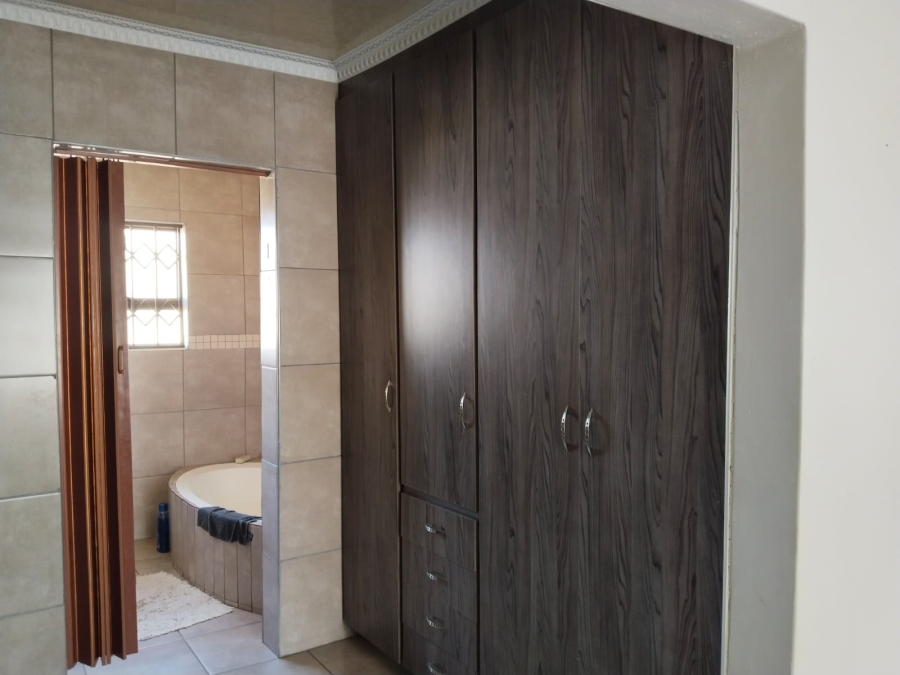 3 Bedroom Property for Sale in Kookrus Gauteng