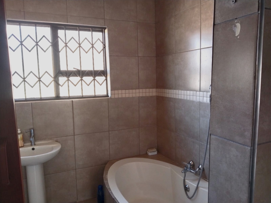 3 Bedroom Property for Sale in Kookrus Gauteng