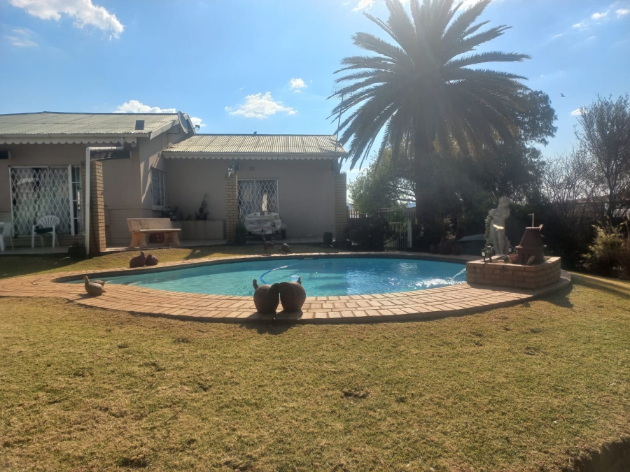 3 Bedroom Property for Sale in Rensburg Gauteng