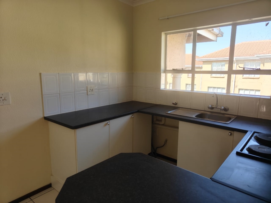 To Let 2 Bedroom Property for Rent in Three Rivers Proper Gauteng