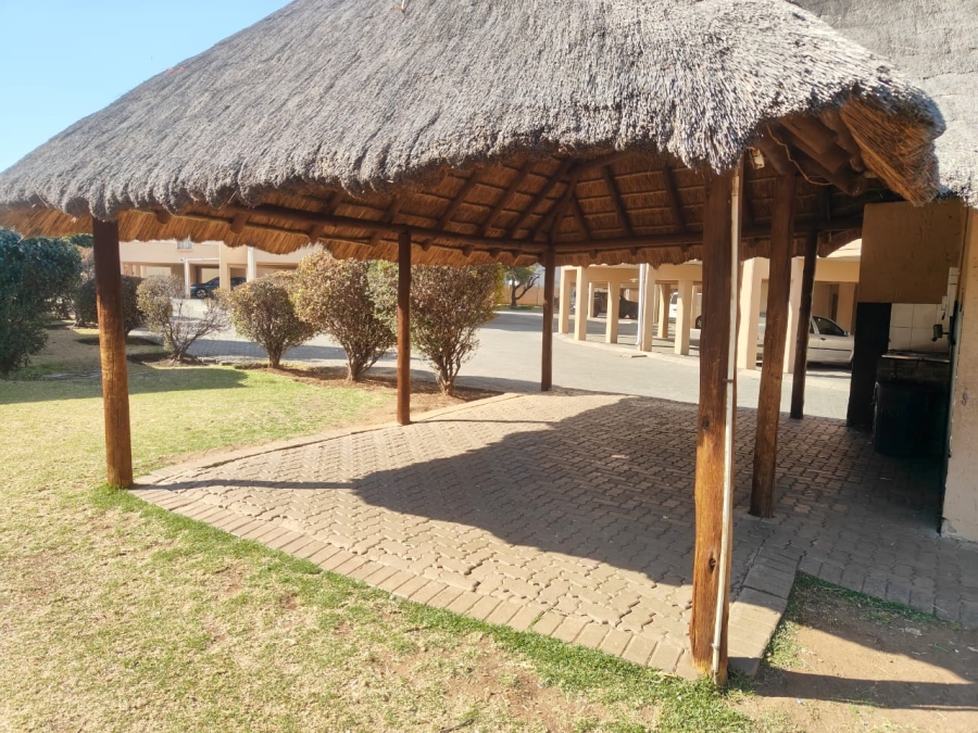 To Let 2 Bedroom Property for Rent in Three Rivers Proper Gauteng