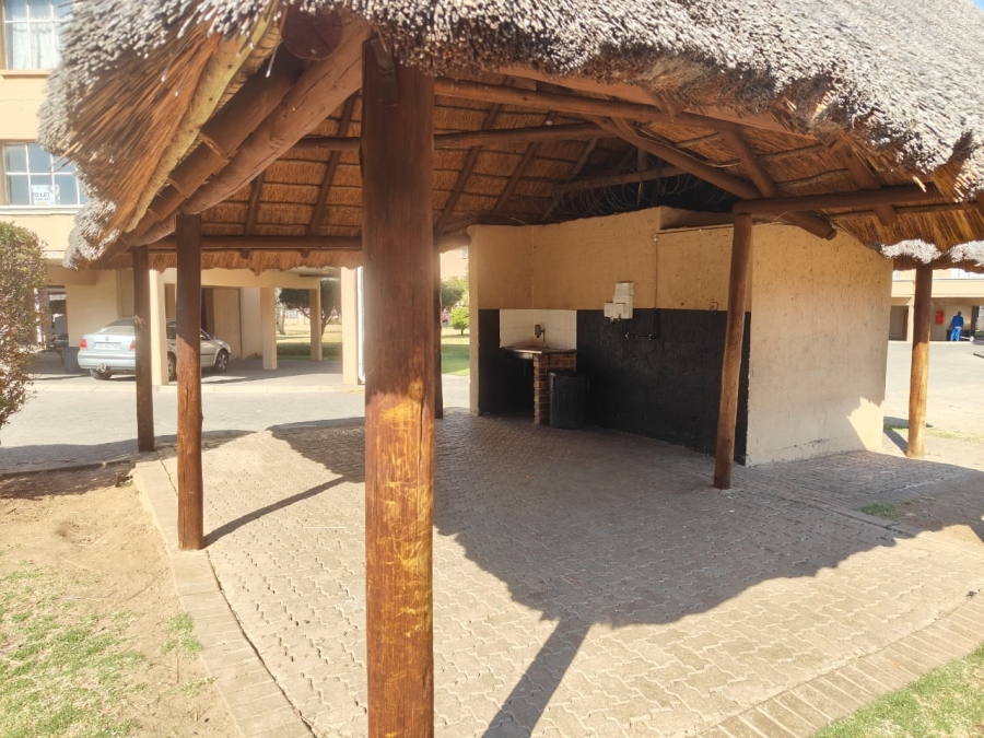 To Let 2 Bedroom Property for Rent in Three Rivers Proper Gauteng