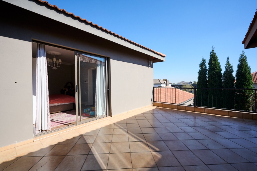 6 Bedroom Property for Sale in Carlswald North Estate Gauteng
