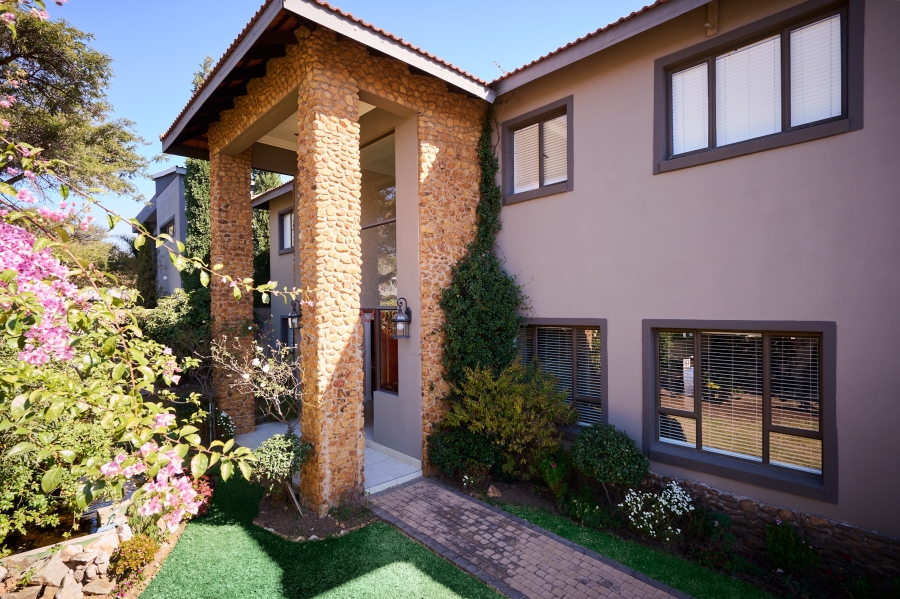 6 Bedroom Property for Sale in Carlswald North Estate Gauteng