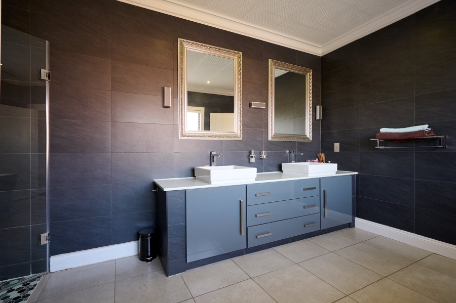 6 Bedroom Property for Sale in Carlswald North Estate Gauteng