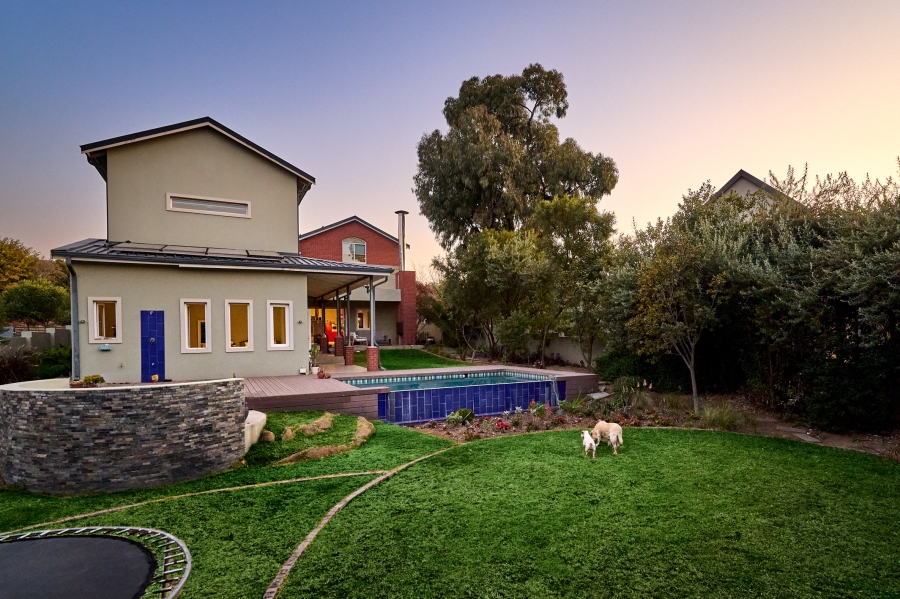 5 Bedroom Property for Sale in Waterfall Country Estate Gauteng
