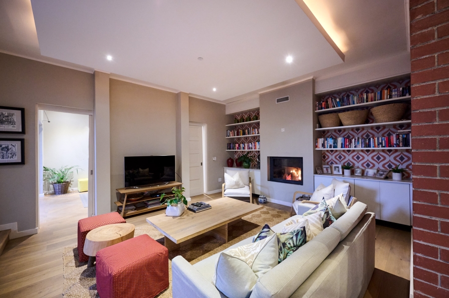 5 Bedroom Property for Sale in Waterfall Country Estate Gauteng