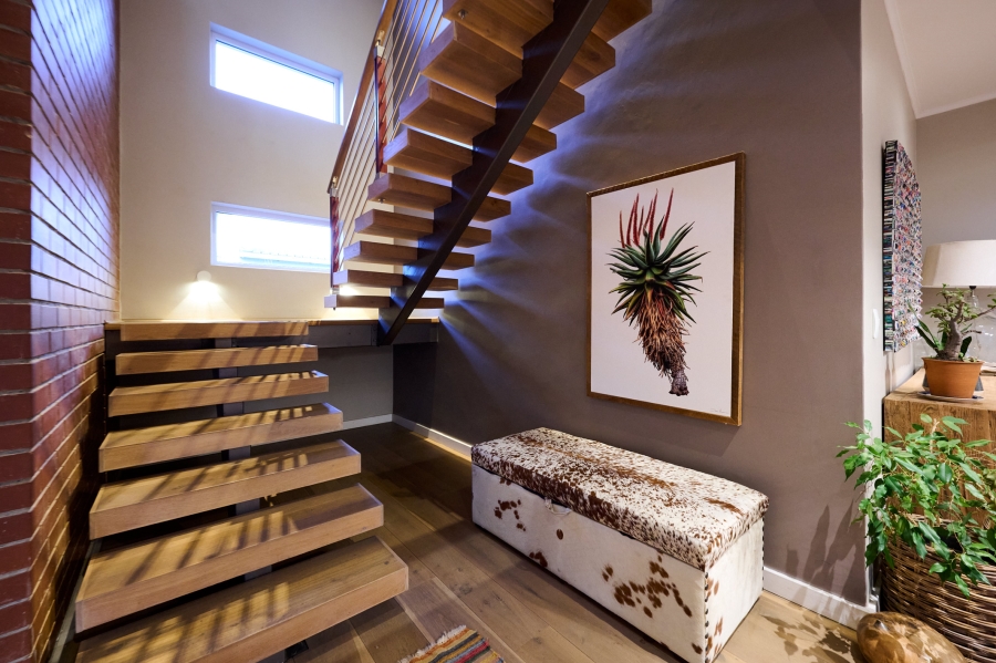 5 Bedroom Property for Sale in Waterfall Country Estate Gauteng