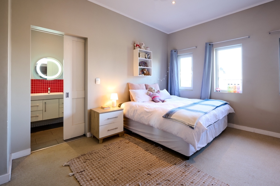 5 Bedroom Property for Sale in Waterfall Country Estate Gauteng