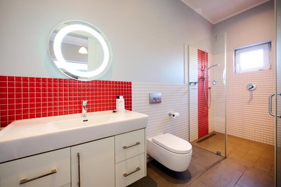 5 Bedroom Property for Sale in Waterfall Country Estate Gauteng