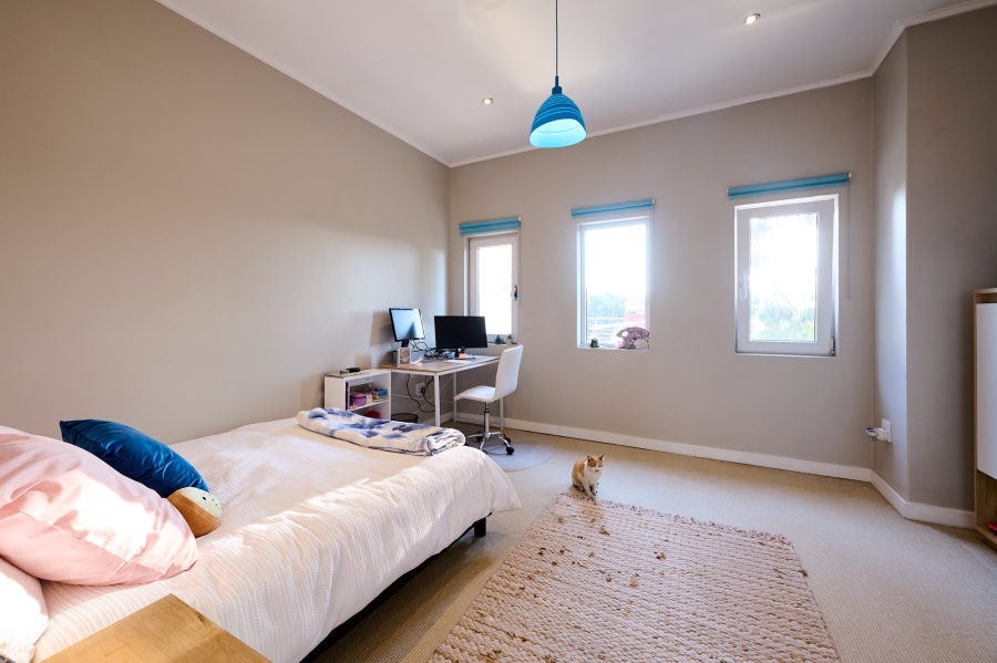 5 Bedroom Property for Sale in Waterfall Country Estate Gauteng