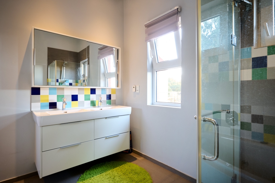 5 Bedroom Property for Sale in Waterfall Country Estate Gauteng