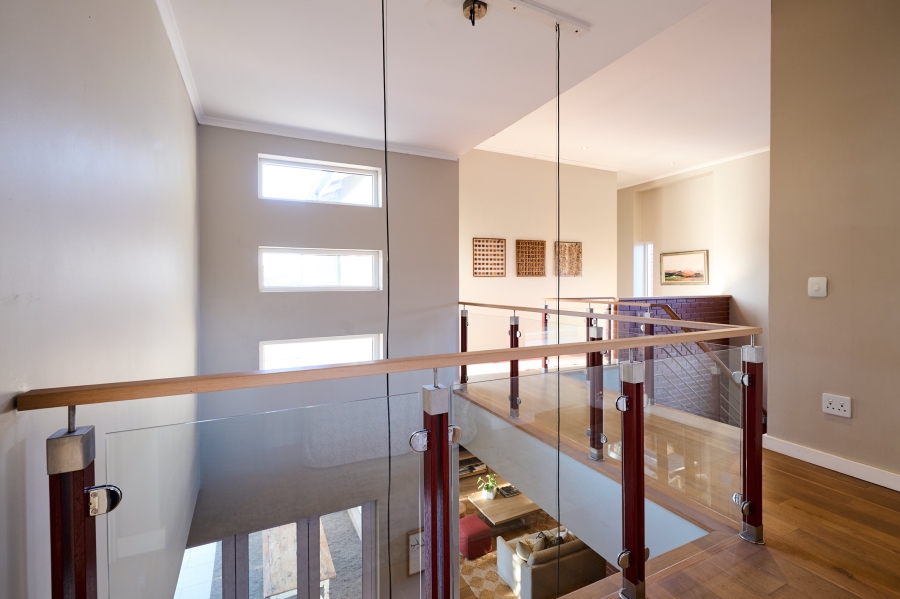 5 Bedroom Property for Sale in Waterfall Country Estate Gauteng