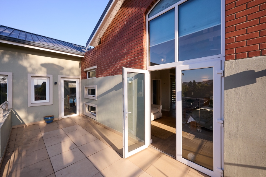 5 Bedroom Property for Sale in Waterfall Country Estate Gauteng