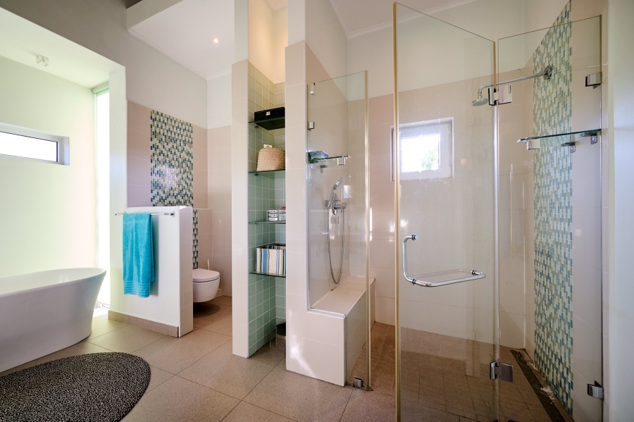 5 Bedroom Property for Sale in Waterfall Country Estate Gauteng