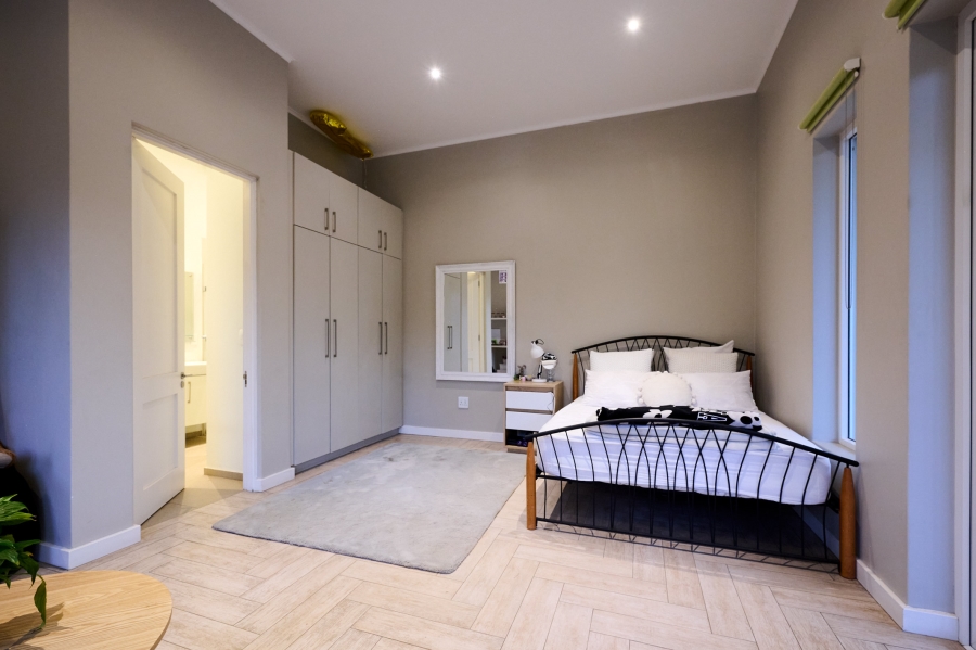 5 Bedroom Property for Sale in Waterfall Country Estate Gauteng
