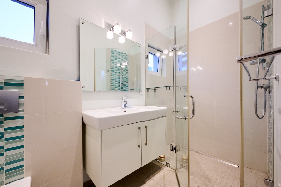 5 Bedroom Property for Sale in Waterfall Country Estate Gauteng