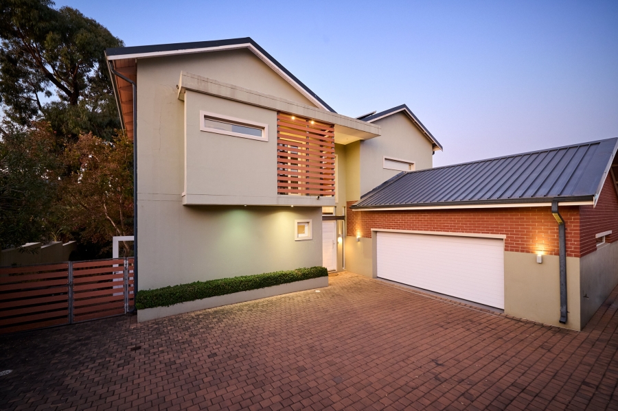 5 Bedroom Property for Sale in Waterfall Country Estate Gauteng