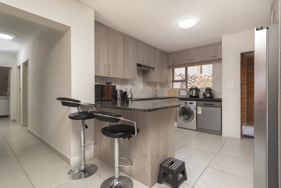 3 Bedroom Property for Sale in Mulbarton Gauteng