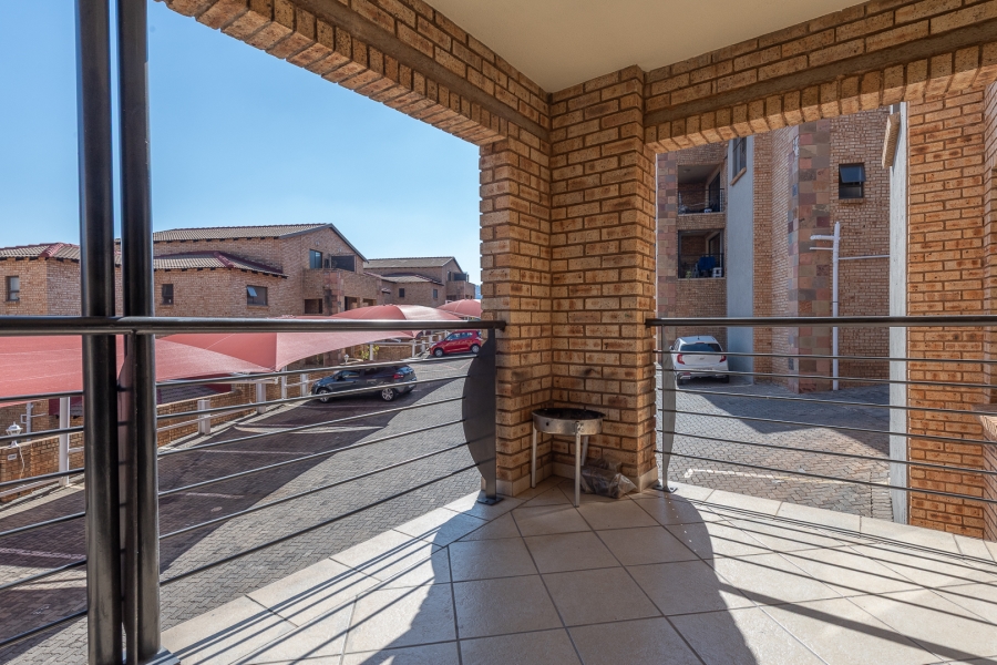 3 Bedroom Property for Sale in Mulbarton Gauteng