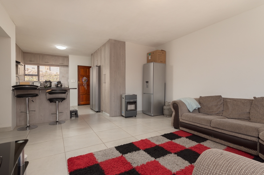 3 Bedroom Property for Sale in Mulbarton Gauteng