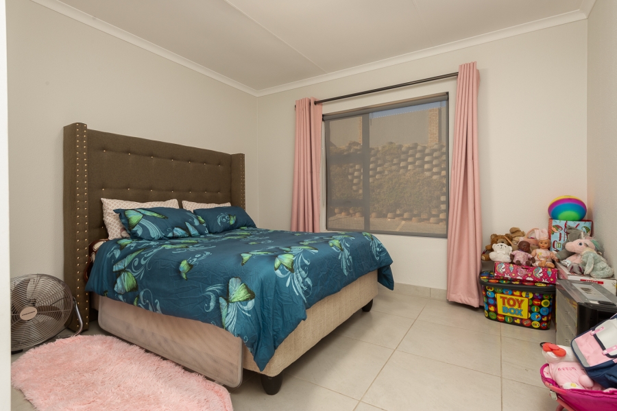 3 Bedroom Property for Sale in Mulbarton Gauteng