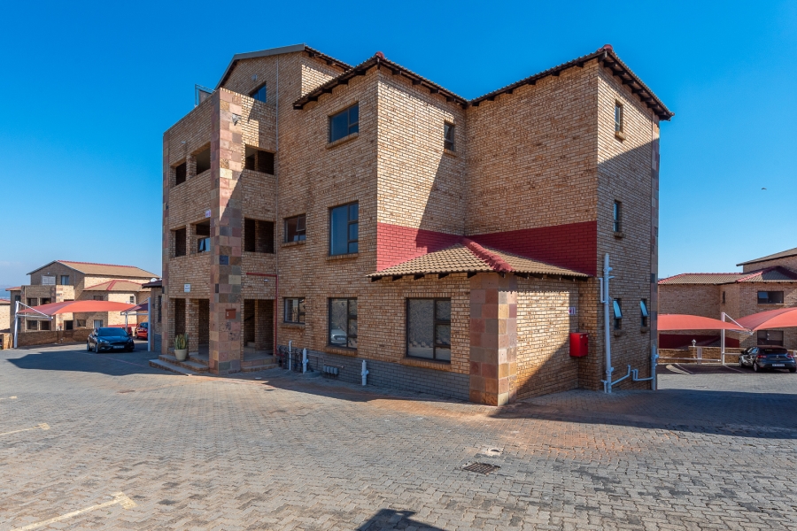 3 Bedroom Property for Sale in Mulbarton Gauteng