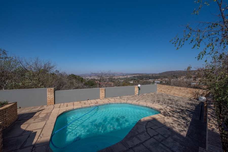 3 Bedroom Property for Sale in Mulbarton Gauteng