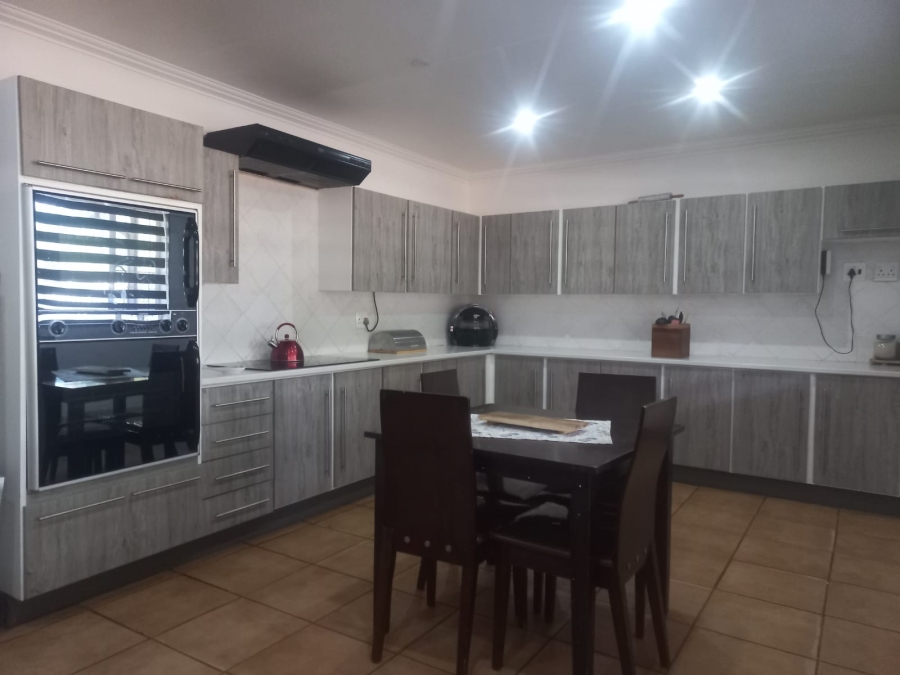 4 Bedroom Property for Sale in Rensburg Gauteng