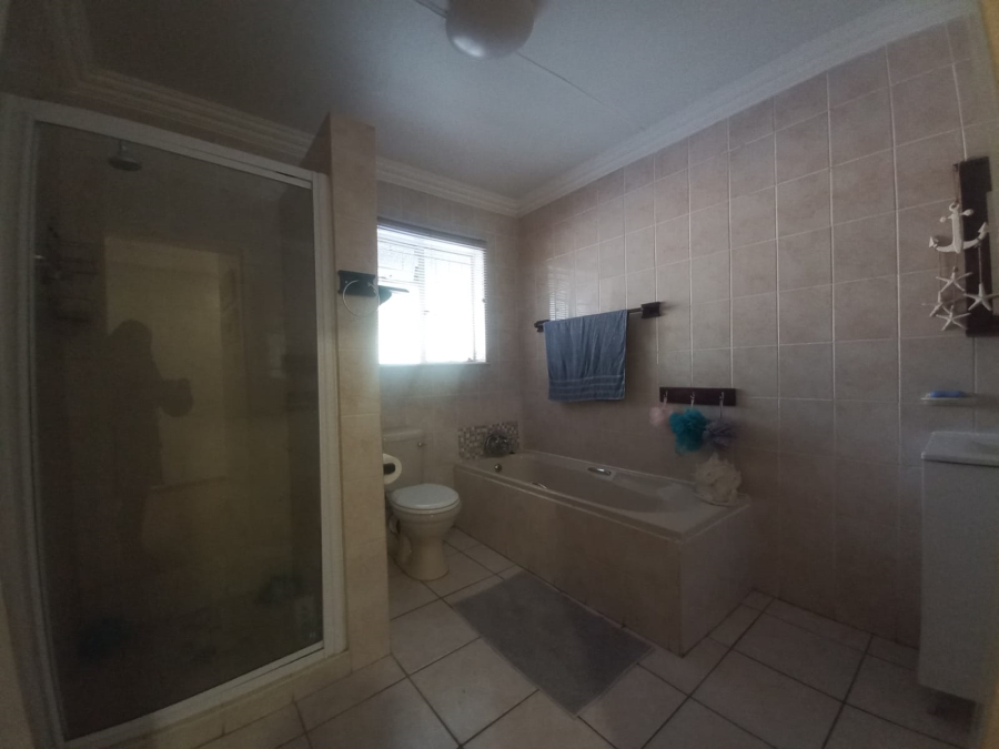 4 Bedroom Property for Sale in Rensburg Gauteng