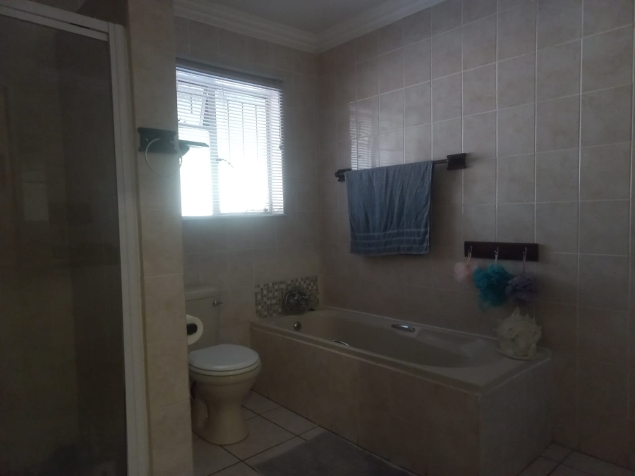 4 Bedroom Property for Sale in Rensburg Gauteng