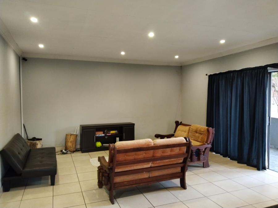 4 Bedroom Property for Sale in Rothdene Gauteng