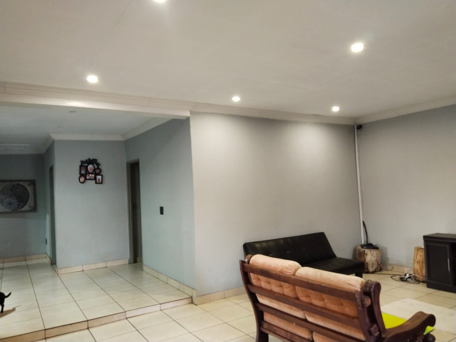 4 Bedroom Property for Sale in Rothdene Gauteng