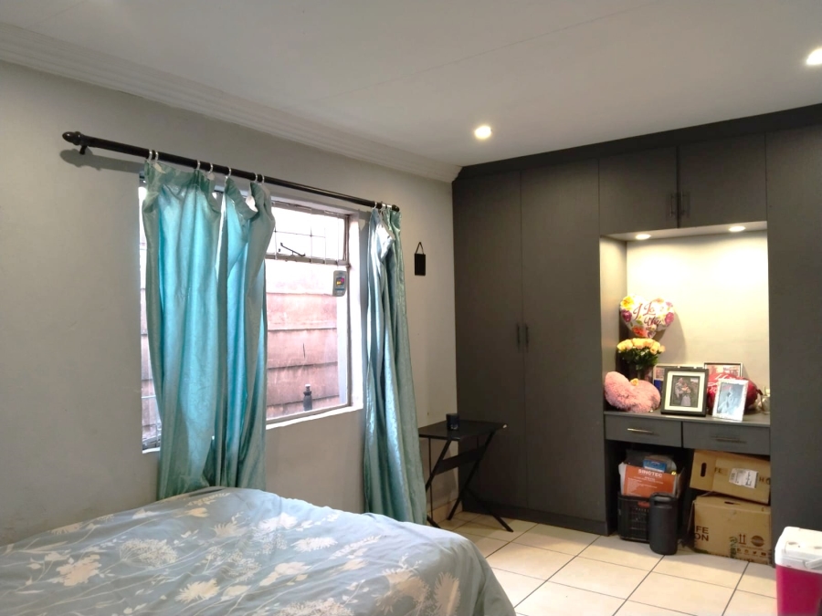 4 Bedroom Property for Sale in Rothdene Gauteng