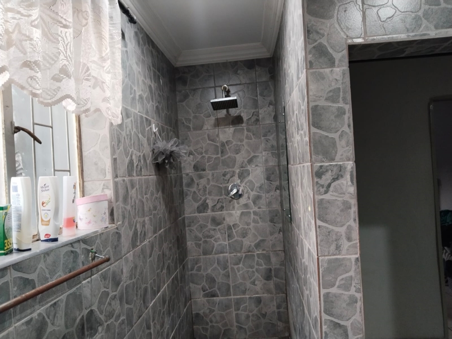 4 Bedroom Property for Sale in Rothdene Gauteng