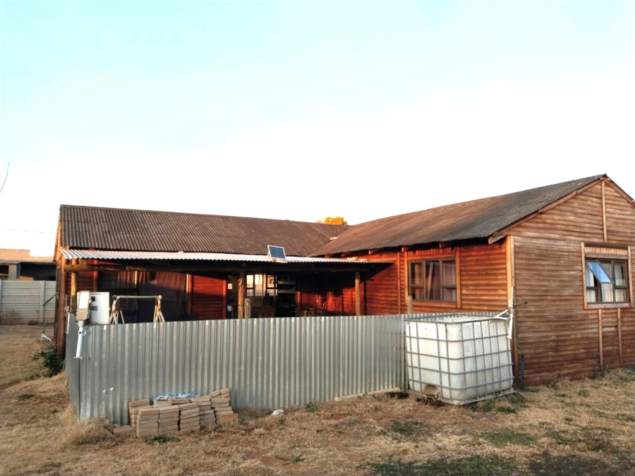 4 Bedroom Property for Sale in Rothdene Gauteng