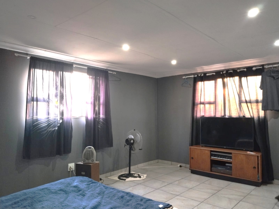 4 Bedroom Property for Sale in Rothdene Gauteng