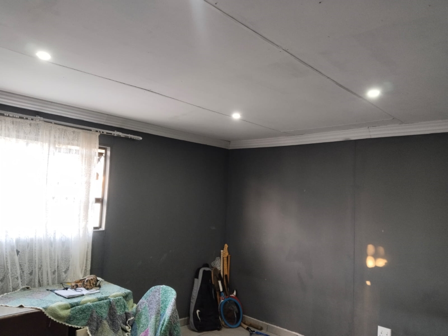 4 Bedroom Property for Sale in Rothdene Gauteng