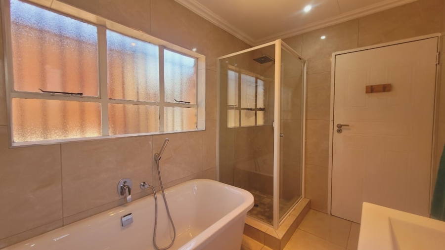 3 Bedroom Property for Sale in Mulbarton Gauteng