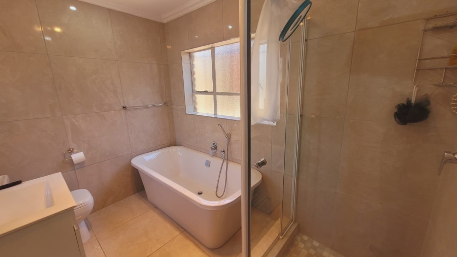 3 Bedroom Property for Sale in Mulbarton Gauteng