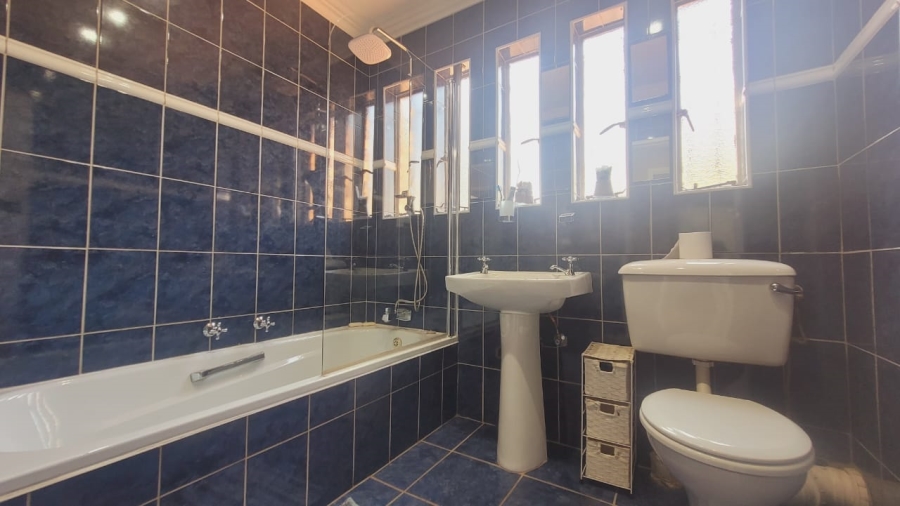 3 Bedroom Property for Sale in Mulbarton Gauteng