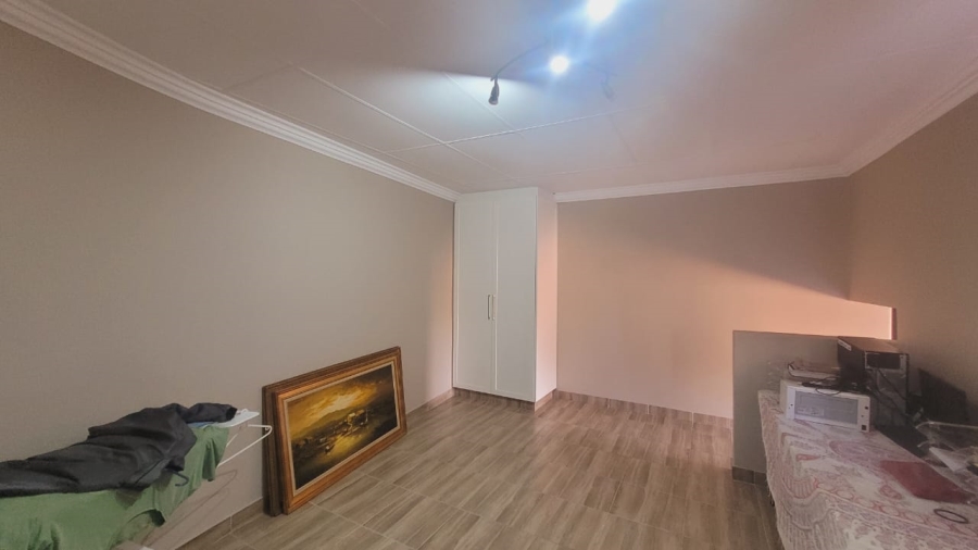 3 Bedroom Property for Sale in Mulbarton Gauteng